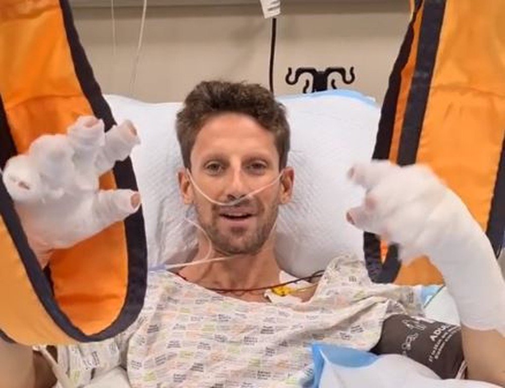 Esposa de Grosjean diz que 'escudo do amor' dos filhos salvou o piloto em acidente 2 Esposa de Grosjean diz que 'escudo do amor' dos filhos salvou o piloto em acidente