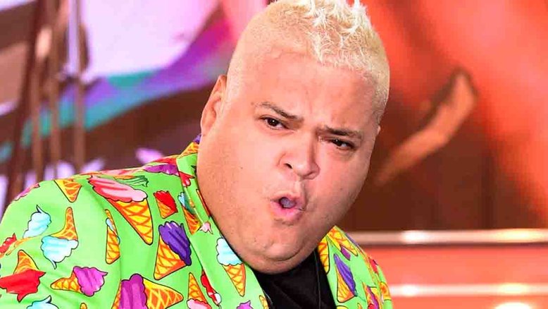 Astro de reality britânico é encontrado morto em casa
