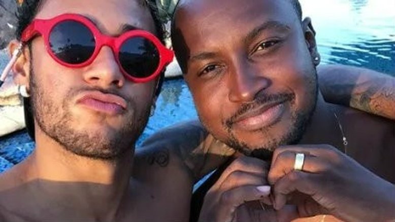 Thiaguinho se esquiva de Neymar após polêmica de traição e briga em show; entenda