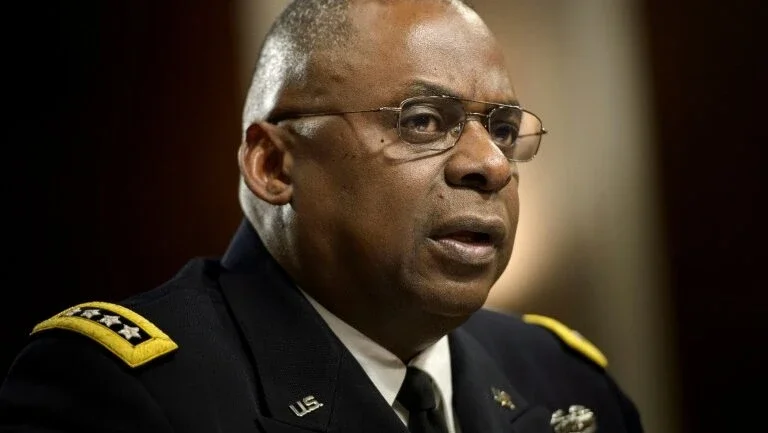 Biden nomeia general Lloyd Austin como o primeiro chefe negro do Pentágono
