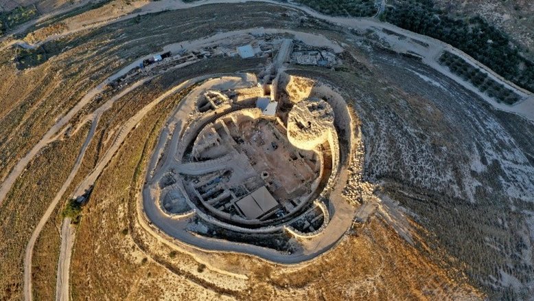 Mais vestígios do palácio do rei Herodes não desenterrados na Cisjordânia ocupada