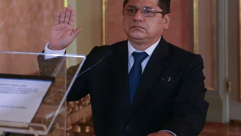 Ministro do Interior peruano renuncia, a primeira baixa de Sagasti