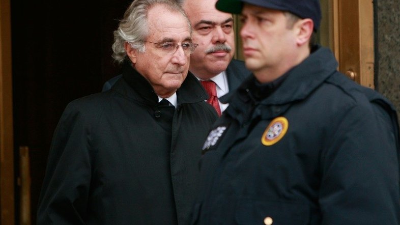 Morre Bernie Madoff, autor da maior pirâmide financeira já feita