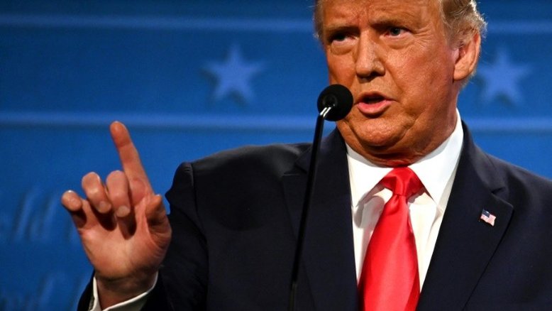 Trump se nega a assinar lei de alívio econômico aprovada pelo Congresso