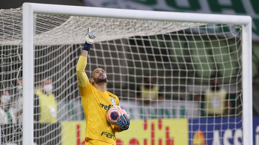Weverton iguala marca de Oberdan e entra no top 10 de goleiros com mais jogos pelo Palmeiras em casa