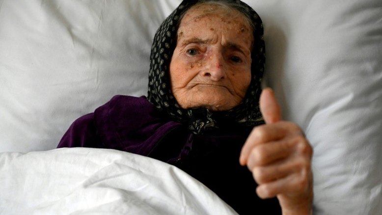 Anciã de 99 anos vence a covid-19 na Croácia