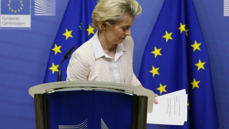 Reino Unido e UE vão retomar discussões pós-Brexit neste domingo