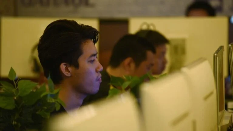 EUA restringe vistos para chineses que intimidam dissidentes e minorias online