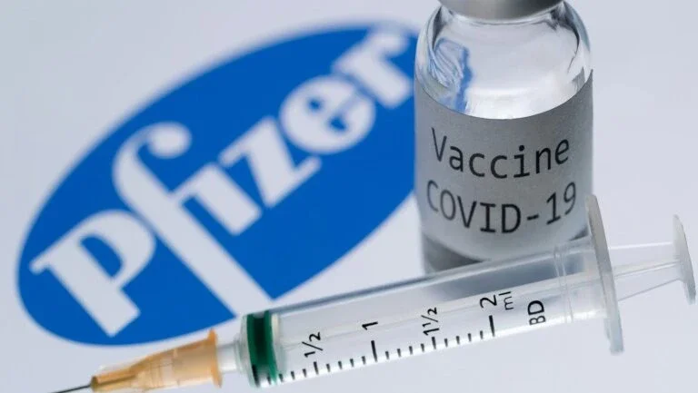 Reino Unido aprova vacina da Pfizer e diz que vacinação começa semana que vem