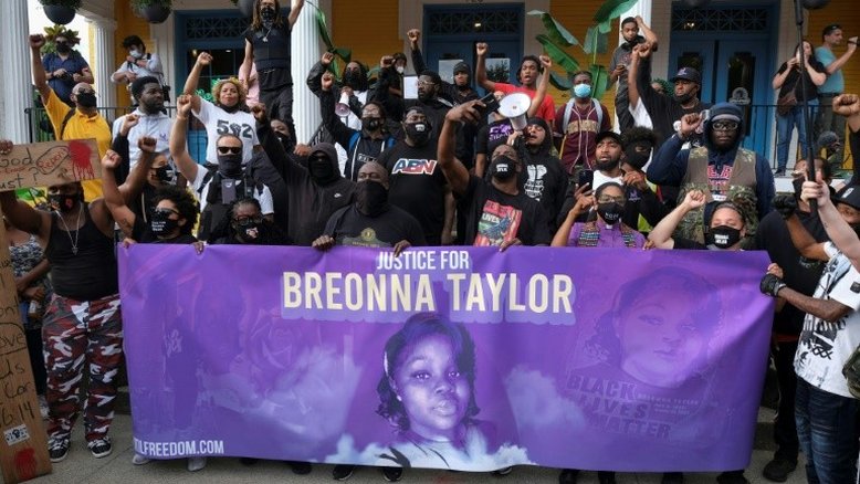 Policiais envolvidos na morte da afro-americana Breonna Taylor são demitidos