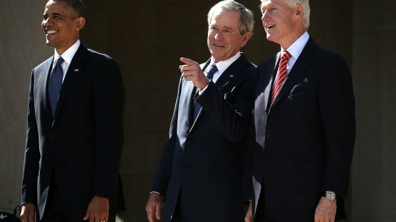 Obama, Bush e Clinton prontos para serem vacinados publicamente contra a covid-19