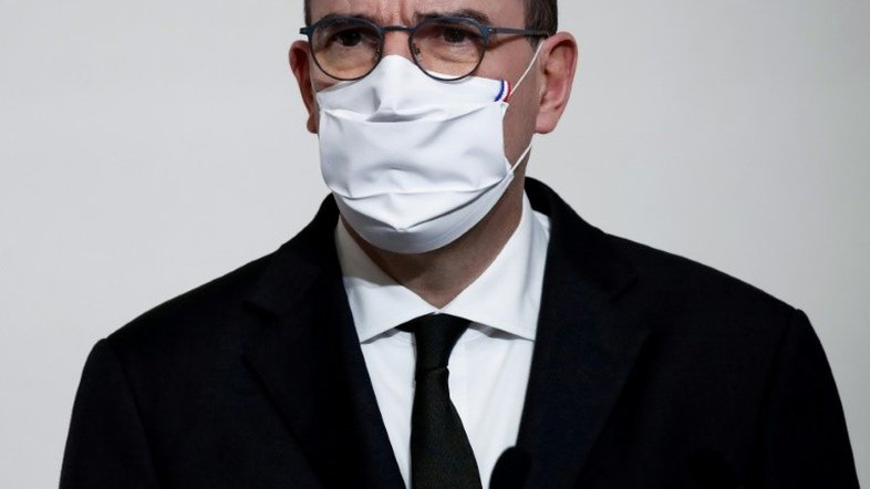 Vacinação contra a covid-19 na França será gratuita e começará em janeiro