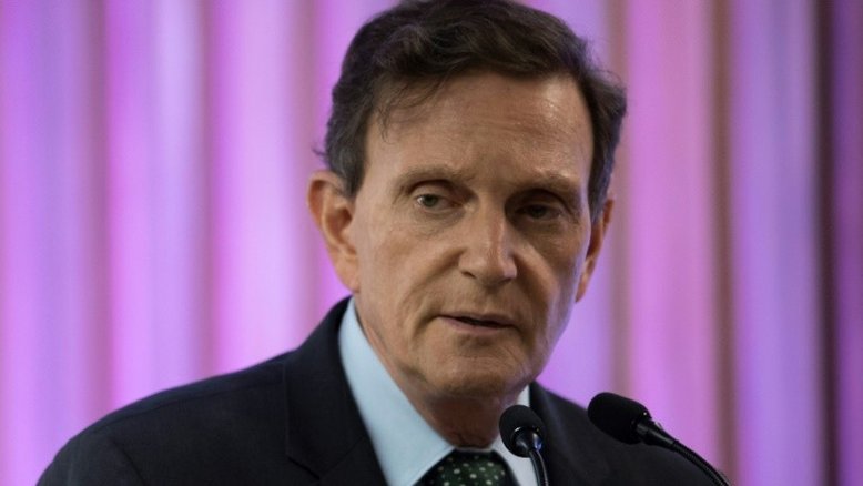 TSE derruba decisão que tornou Crivella inelegível e devolve direitos políticos