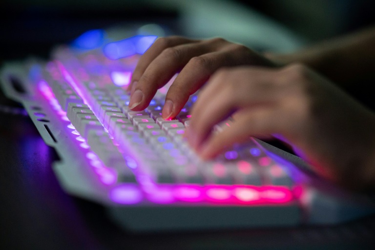 Jogar jogos de computador pode aumentar o risco de disfunção erétil, segundo estudo - ISTOÉ