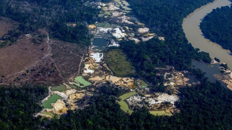 Na defesa do garimpo, Bolsonaro cria programa de apoio à mineração artesanal