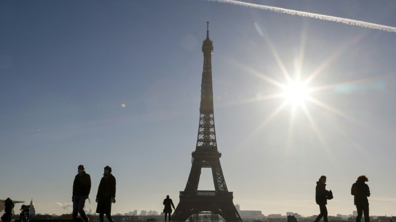 Torre Eiffel reabrirá em 16 de dezembro