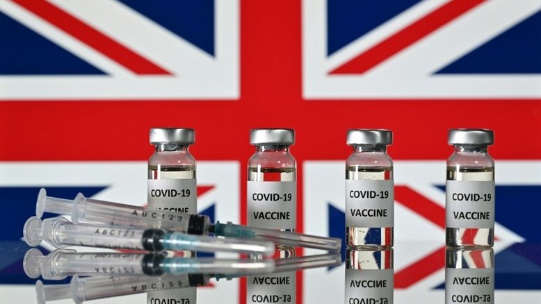 Inglaterra deixa segundo confinamento, no dia de anúncio da vacina