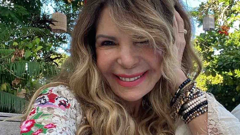 Elba Ramalho critica falta de forró no São João e alfineta Alok: 'Assume que é um festival'