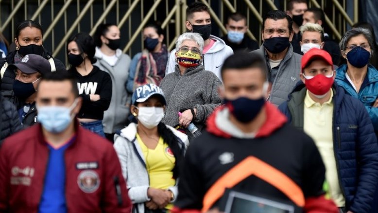 Adultos jovens latino-americanos correm mais riscos de morrer de covid do que os de países ricos