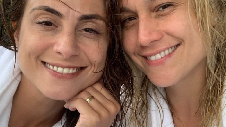 Fernanda Gentil diz que tenta ser menos ciumenta para deixar esposa feliz