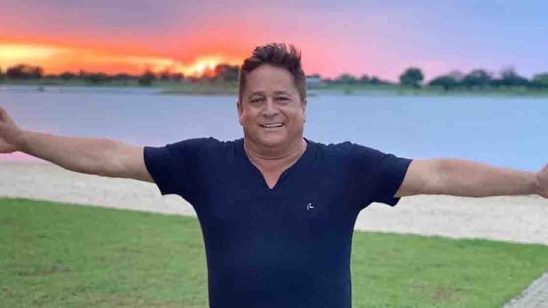 Leonardo testa positivo para Covid-19, pede orações e seguidores criticam: "Tirou sarro e agora pede oração?"