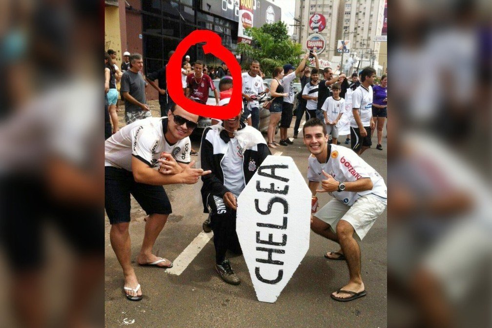 Corinthians 'reproduz' foto de Luan comemorando Mundial de 2012 2 Corinthians 'reproduz' foto de Luan comemorando Mundial de 2012
