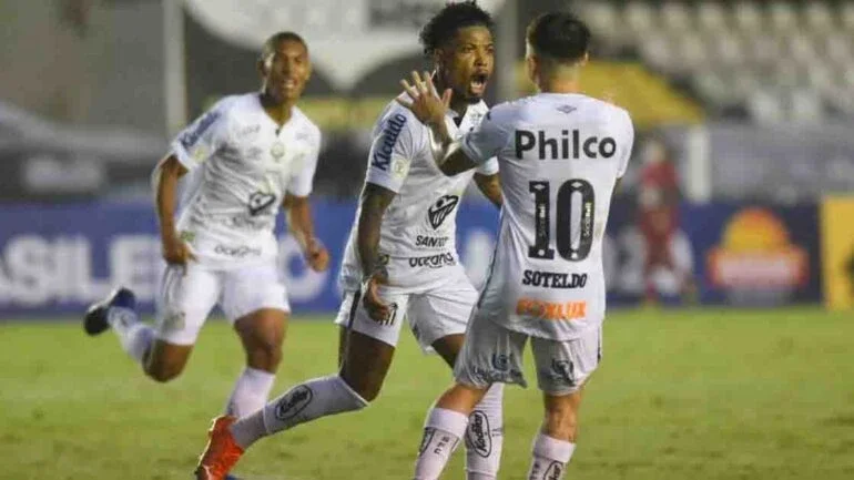 Santos e Palmeiras empatam e perdem chance de encostar nos líderes do Brasileiro