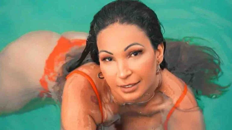 Valesca Popozuda revela que ganhou 10kg na quarentena