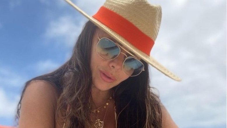 Viviane Araújo aparece deslumbrante com look usado por Anitta em 'Girl From Rio'