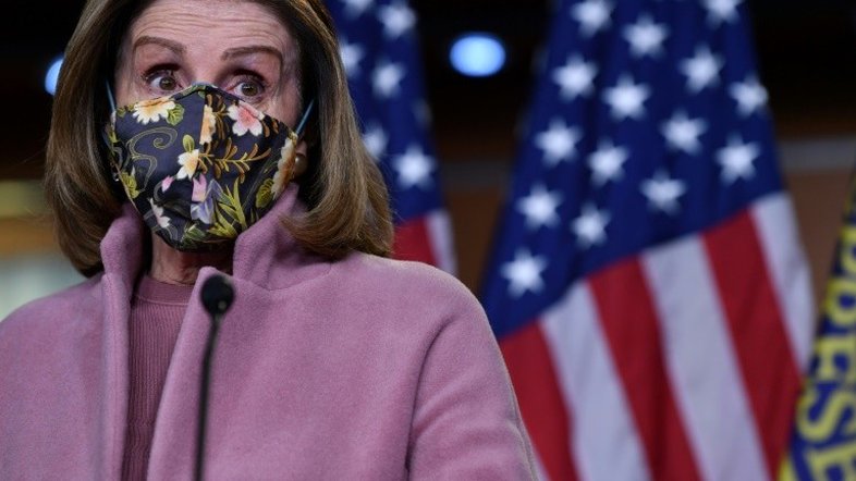 Pelosi insiste em julgamento político contra Trump, mas não marca data
