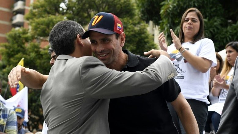 Oposição venezuelana deve reavaliar estratégia e negociar com o chavismo, diz Capriles