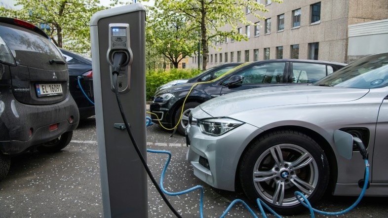 A revolução dos veículos elétricos ganha ruas e estradas no Brasil e no mundo
