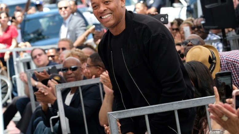 Dr. Dre afirma que está bem após internação por possível aneurisma cerebral