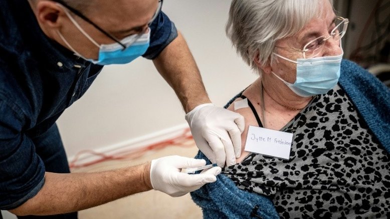 Dinamarca lidera vacinação contra covid-19 na UE