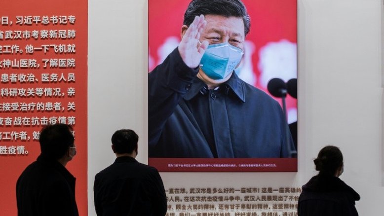 Em Wuhan, propaganda celebra vitória sobre coronavírus