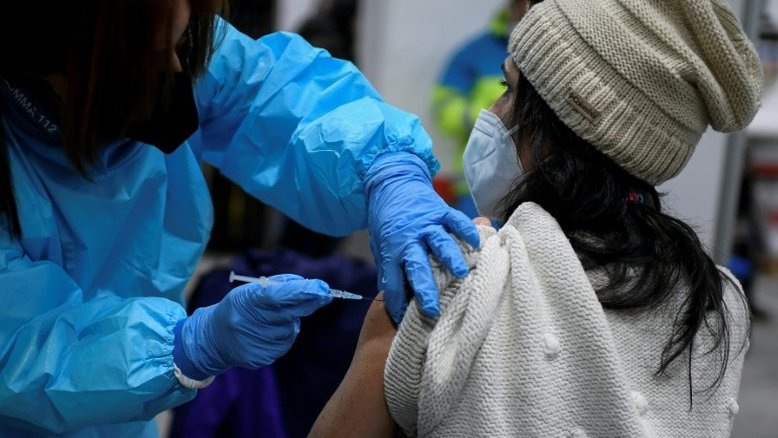 Região de Madri interrompe vacinação por falta de doses