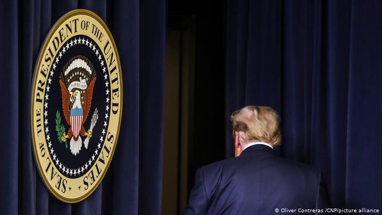 Opinião: Trump deve ser afastado para sempre da política