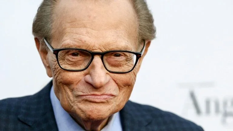 Morre icônico jornalista dos EUA Larry King, aos 87 anos