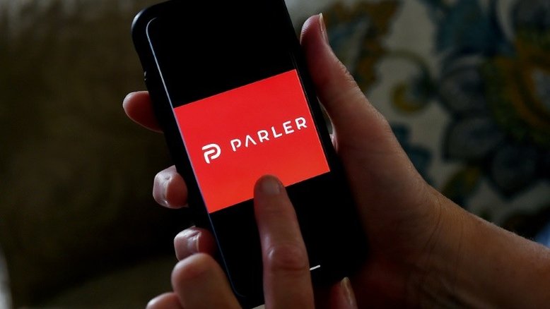 Vetos de Amazon, Apple e Google derrubam rede social conservadora Parler