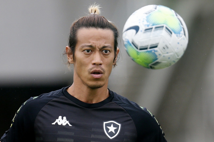 Gripado, japonês Honda tem estreia adiada pelo Botafogo: 'Peço desculpas