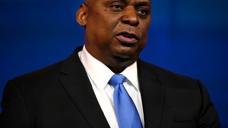 General aposentado Lloyd Austin se torna o primeiro chefe negro do Pentágono