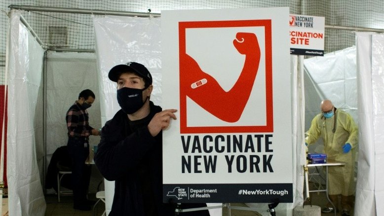 NY esgota vacinas contra covid e pede ajuda ao governo federal