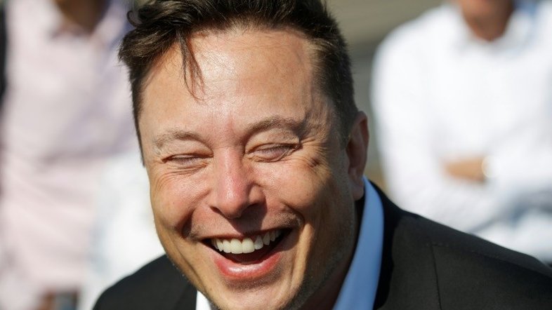 Elon Musk, fundador da Tesla, se torna o homem mais rico do mundo