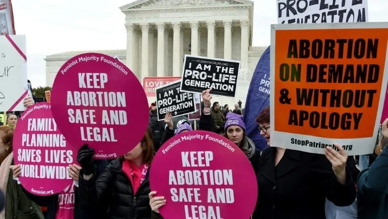 Na véspera da Marcha pela Vida, Biden abolirá barreiras ao aborto