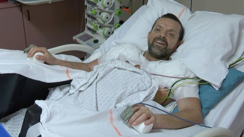 'Gosto das minhas mãos', diz paciente islandês que recebeu duplo transplante de braço