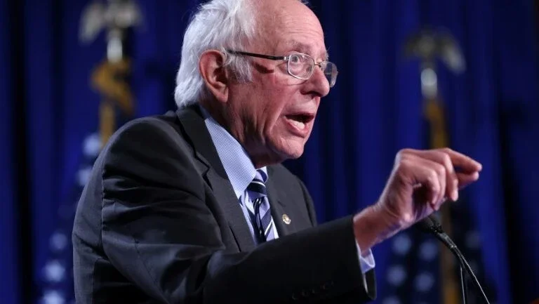 Biden diz que considerou nomear Bernie Sanders como secretário de Trabalho