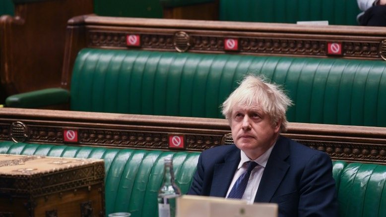 Johnson defende novo bloqueio para vencer 'corrida' contra vírus