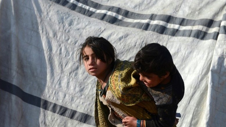 Quase 20 mil famílias fogem de combates no sul do Afeganistão