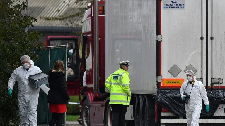 Duras penas de prisão em Londres para culpados da morte de 39 migrantes vietnamitas