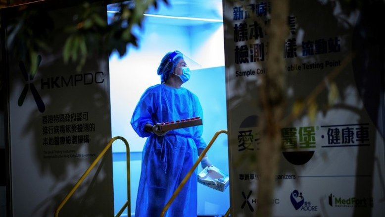 Hong Kong vive primeiro confinamento, em um bairro por 48 horas